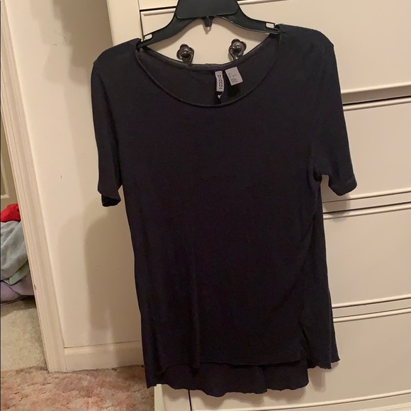 Tshit - Picture 1 of 1